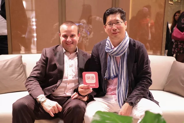 J&A杰恩设计董事长/总设计师-姜峰先生在2018米兰国际家具展接受媒体采访