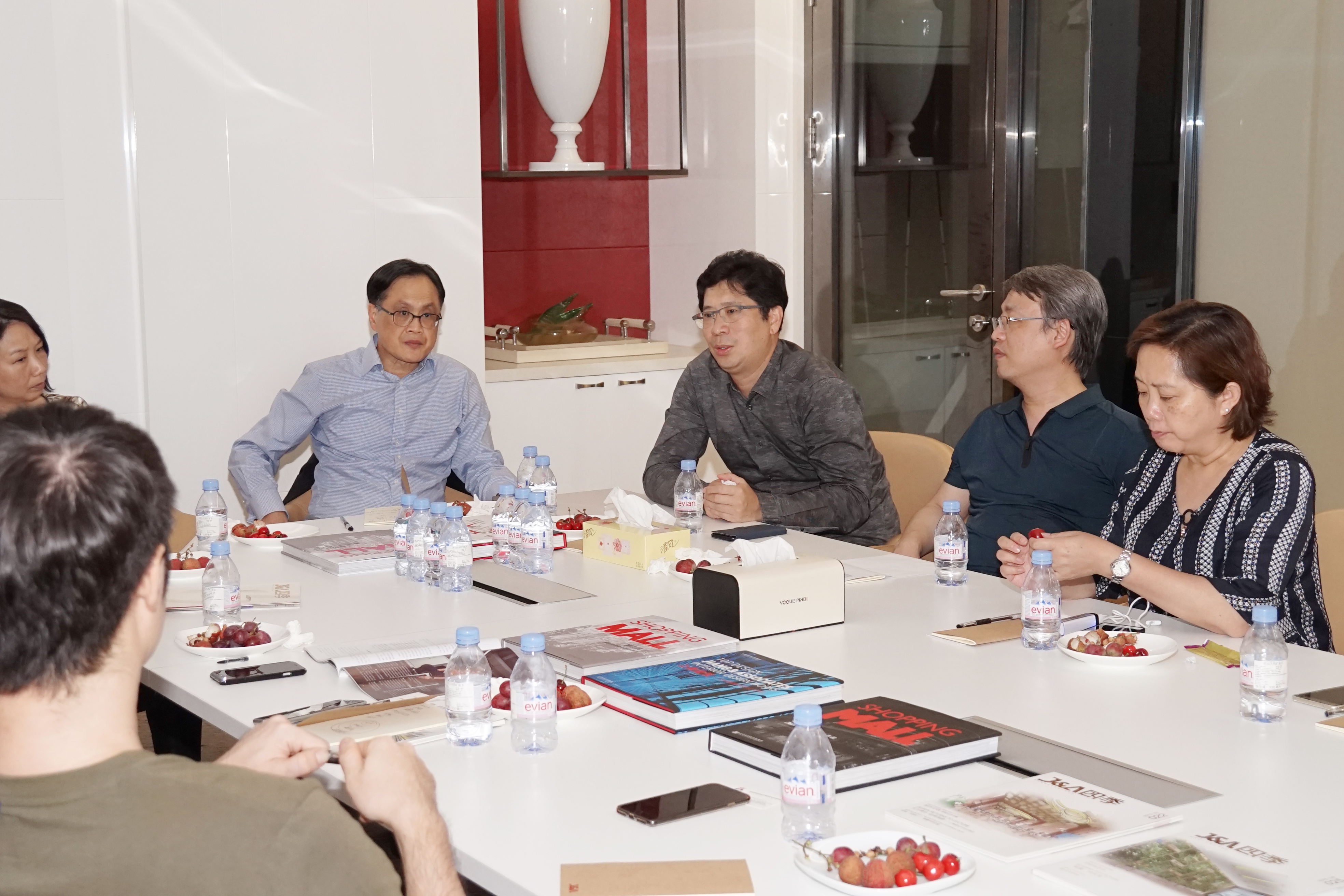 J&A董事长、总设计师姜峰先生与杨国安教授